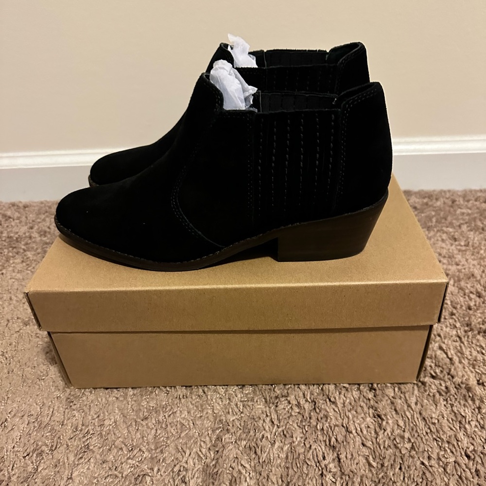 EUC Lucky Brand LP-Folley Black Suede Booties, Size 8M